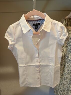 Tommy Hilfiger school uniform white collared top 4